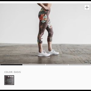 NoBull Oasis crop leggings Size S